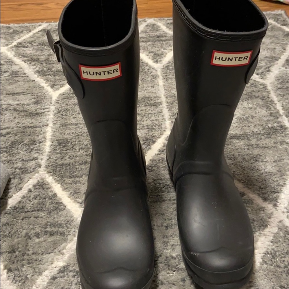 Size 9 hunter rain boots